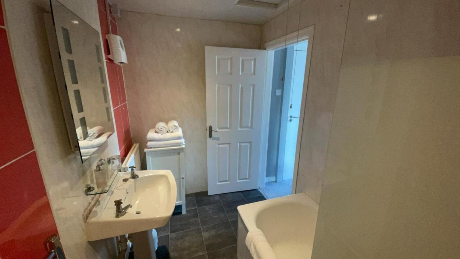 Virginia House, Ulverston Quarto foto